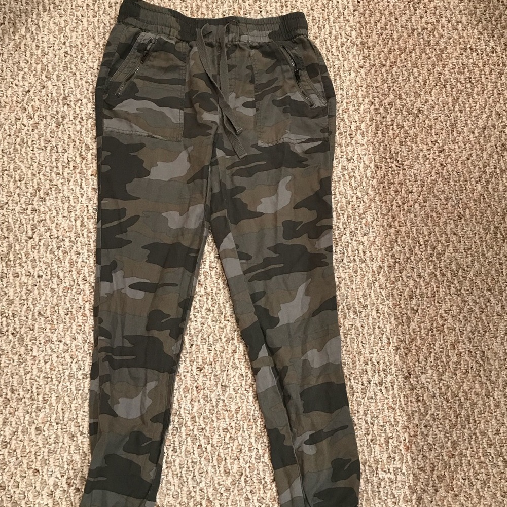 GARAGE CAMO PANTS XS
